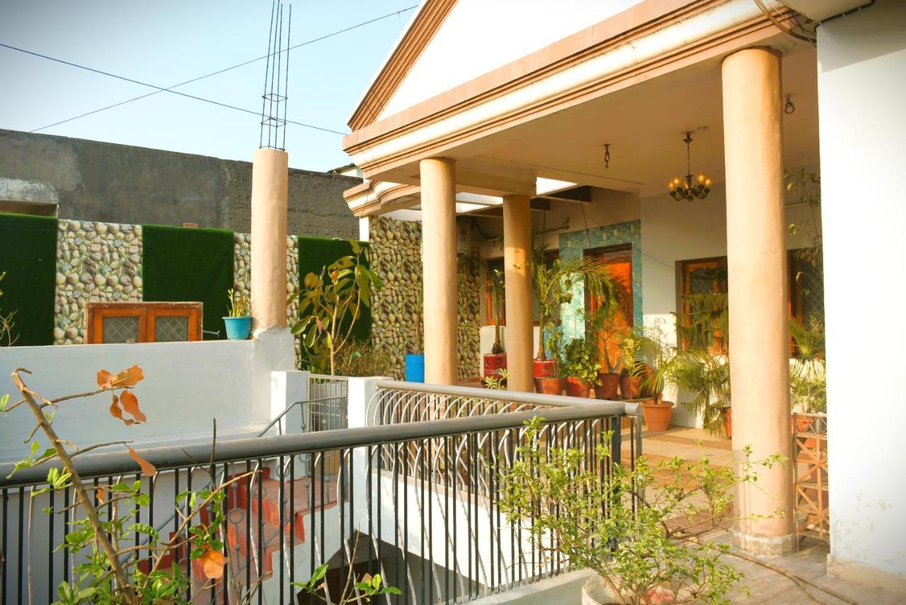 Malaiya Homestay - Grandeur Living Experience 자발푸르 외부 사진