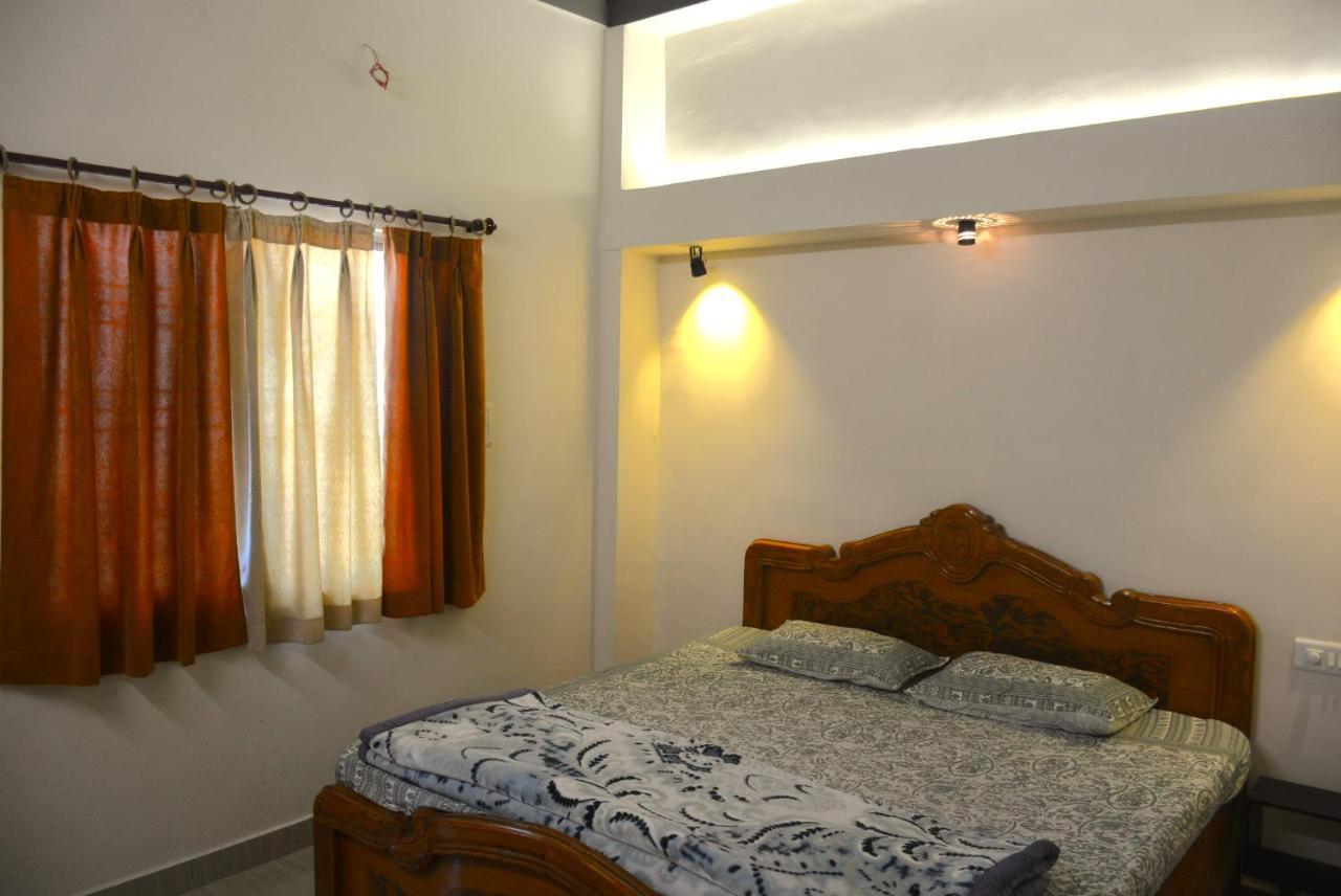 Malaiya Homestay - Grandeur Living Experience 자발푸르 외부 사진